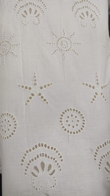 Natural Colour Dyeable Panta Floral Pattern Schiffli Embroidered Fabric