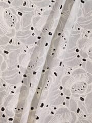 Natural Colour Dyeable Panta Floral Pattern Schiffli Embroidered Fabric