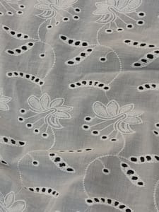 Natural Colour Dyeable Panta Floral Pattern Schiffli Embroidered Fabric
