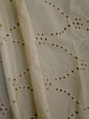 Natural Colour Dyeable Panta Floral Pattern Schiffli Embroidered Fabric
