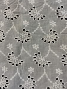 Natural Colour Dyeable Panta Floral Pattern Schiffli Embroidered Fabric