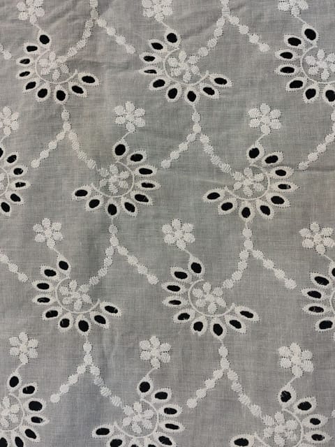 Natural Colour Dyeable Panta Floral Pattern Schiffli Embroidered Fabric