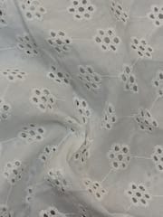 Natural Colour Dyeable Panta Floral Pattern Schiffli Embroidered Fabric