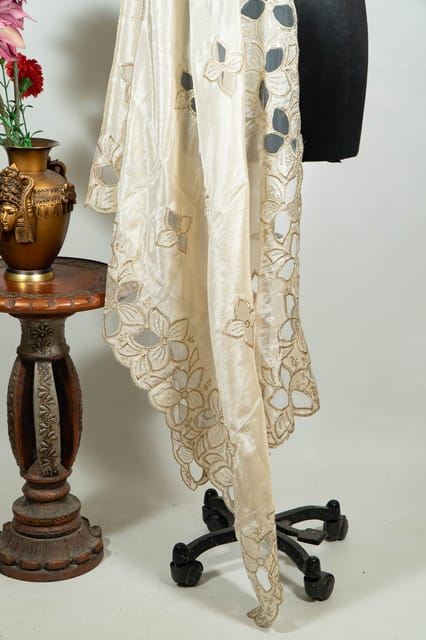 Dyeable Tissue Golden Aplique With Scallop Dupatta